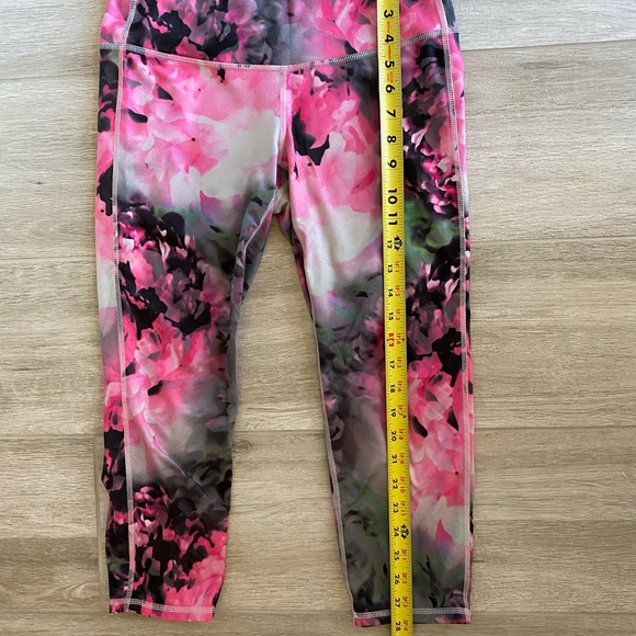 Athleta Multi-Colored Capri Floral Print Athletic Leggings Size Small - Picture 11 of 12